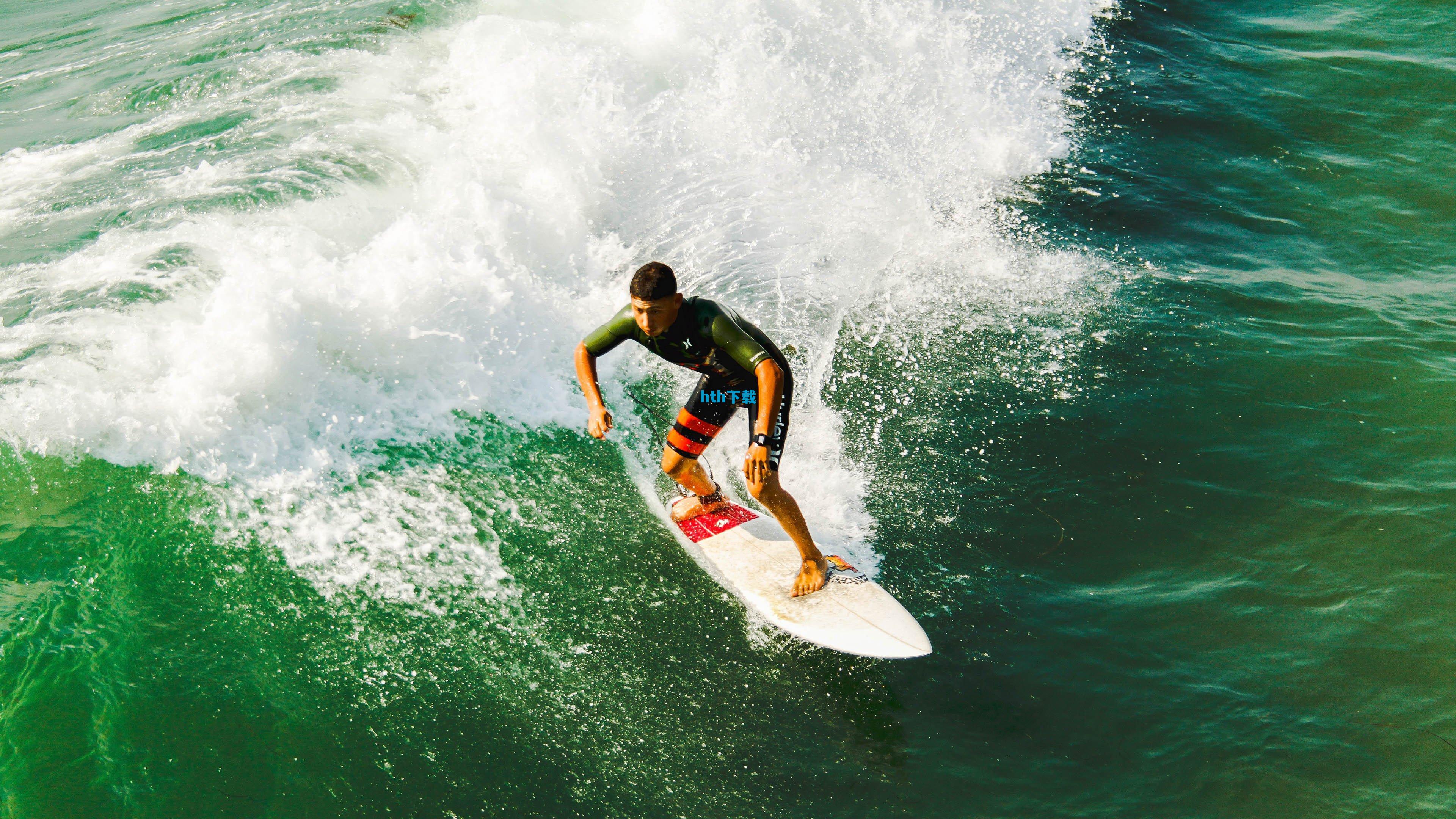 洛杉矶未来的标志性人物？湖人官方社媒晒洛城各地东契奇元素引轰动